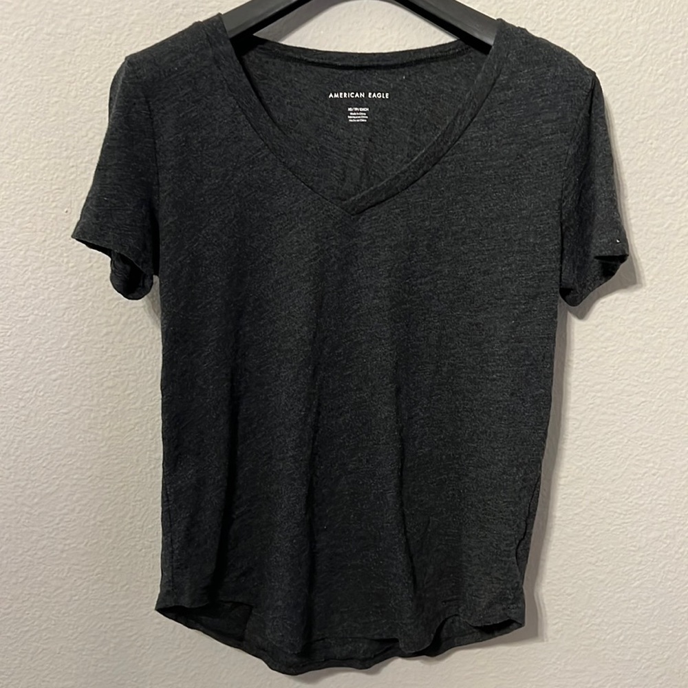 AE XS Relaxed Black Tee